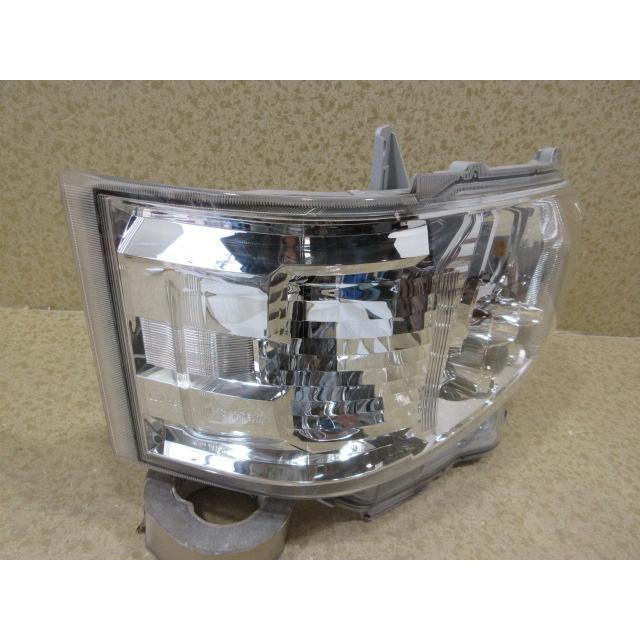 良品 トヨタ ハイエース 200系 4型/5型/6型 純正 LED 右 ヘッドライト 