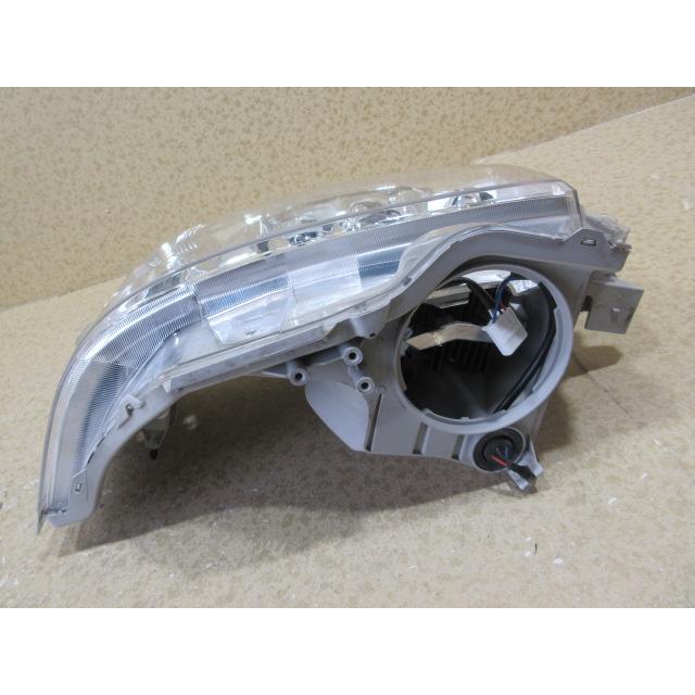 200系ハイエース右側純正LEDヘッドライト 良品 トヨタ ハイエース 200系 4型/5型/6型 純正 LED 右 ヘッドライト