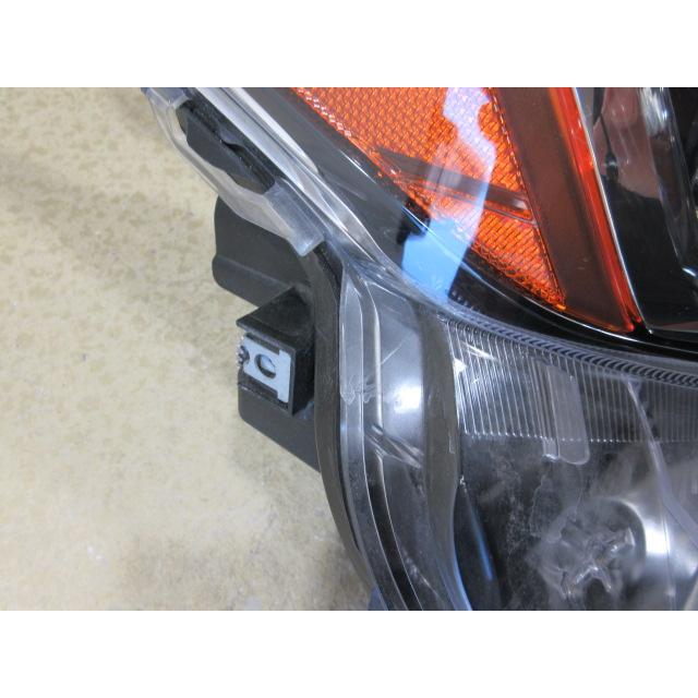 トヨタ プリウス ZVW50 ZVW51 後期 純正 LED 右 ヘッドライト 刻印：D