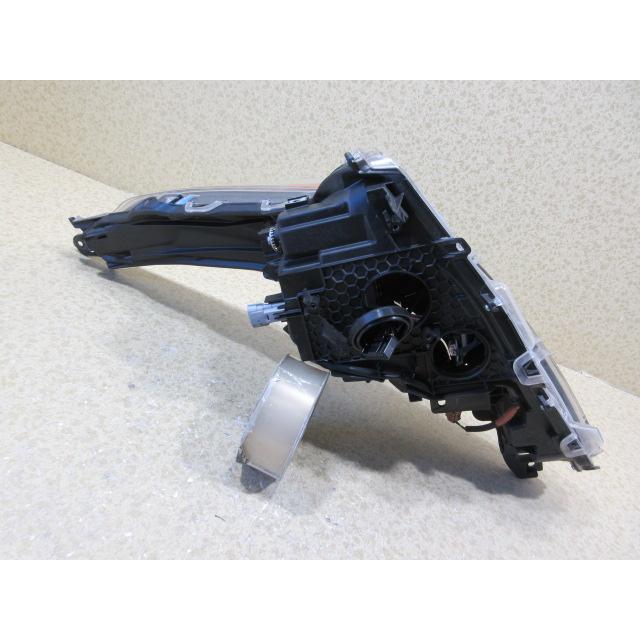 トヨタ プリウス ZVW50 ZVW51 後期 純正 LED 右 ヘッドライト 刻印：D