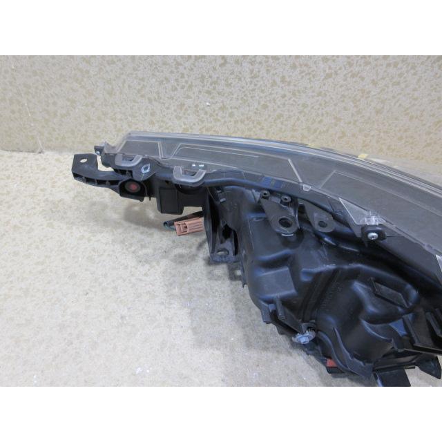 トヨタ プリウス ZVW50 ZVW51 後期 純正 LED 右 ヘッドライト 刻印：D