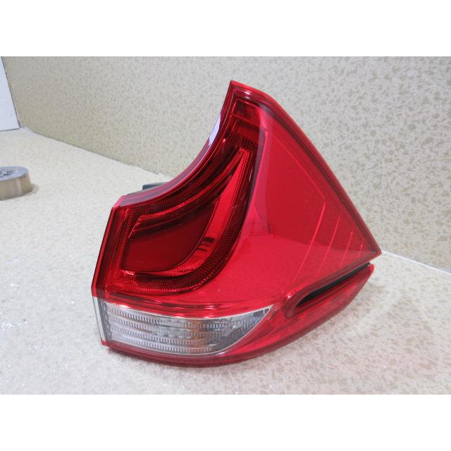 良品 ホンダ フリード GB5 純正 右 テール ランプ 刻印：J0 KOITO 220