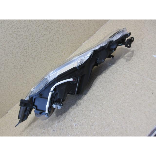 トヨタ ハリアー ZSU60W ZSU65W 前期 純正 LED 右 ヘッドライト KOITO