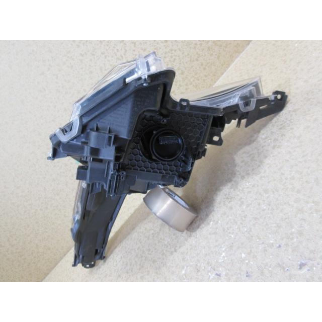 トヨタ プリウス ZVW50 ZVW51 前期 純正 LED 右 ヘッドライト 刻印：C1