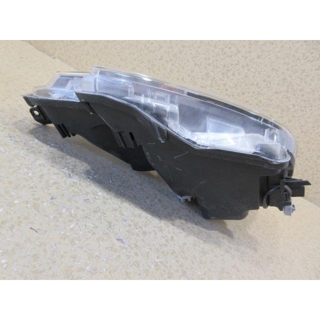 左側　マークX　ヘッドライト　純正　HID トヨタ マークX GRX130 中期 後期 純正 HID 左 ヘッドライト 刻印：2
