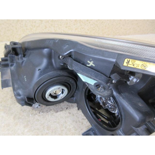 ⚡️ プリウス 30 後期 純正 加工品 HID ヘッドライト ユニット トヨタ プリウス ZVW30 後期 純正 HID 右 ヘッドライト 刻印：ナ KOITO