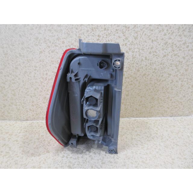 良品 ダイハツ タント LA600S LA610S 純正 右 テール ランプ KOITO 220