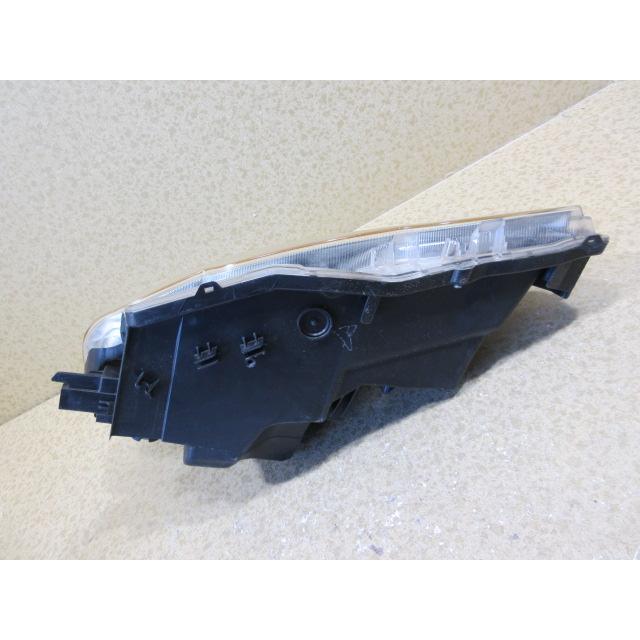 トヨタ マークX GRX130 前期 純正 HID 右 ヘッドライト 刻印：オ KOITO