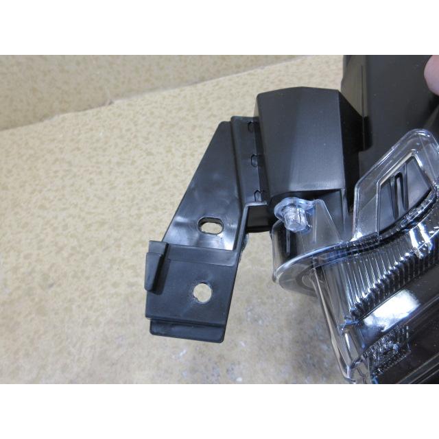 未使用品　トヨタ　ライズ　A200A　A210A　純正　LED　左　ヘッドライト　刻印：AD1　81150-B1710