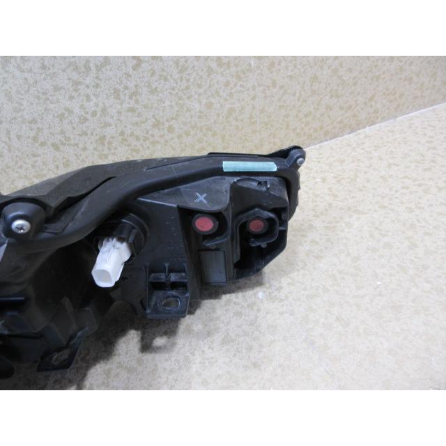 トヨタ プリウス ZVW60 MXWH60 純正 LED 左 ヘッドライト 刻印：X
