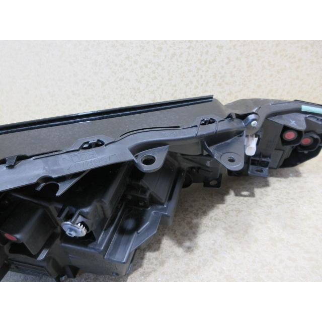 トヨタ プリウス ZVW60 MXWH60 純正 LED 左 ヘッドライト 刻印：X