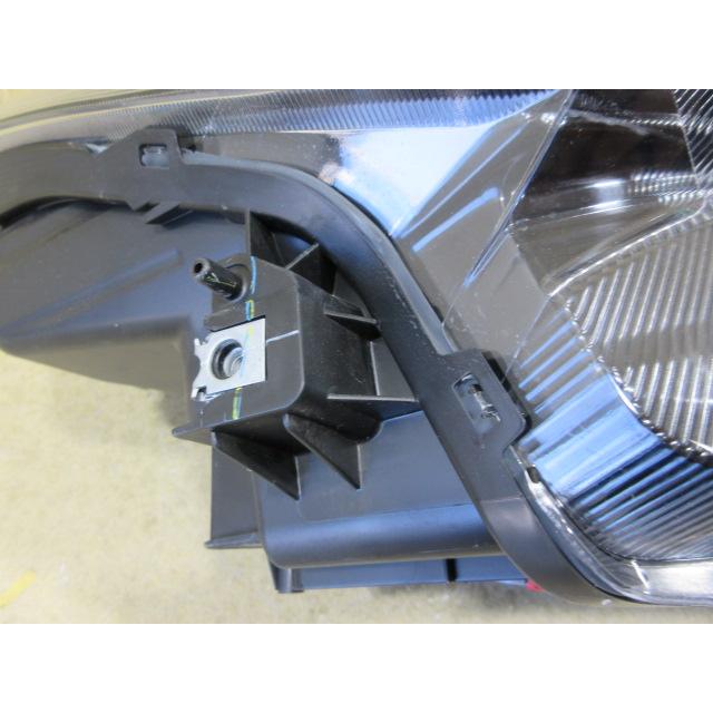 日産 キックス P15 純正 LED 右 ヘッドライト ICHIKOH 1989 26025