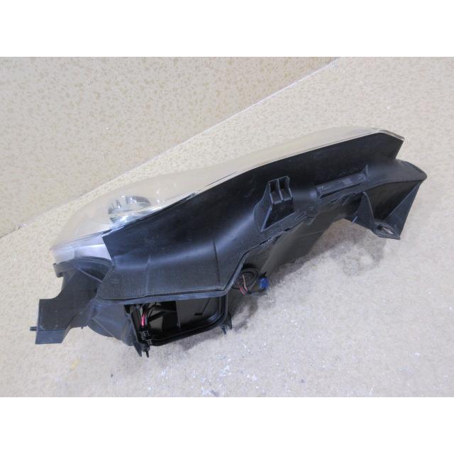 トヨタ 86 ZN6 前期 純正 HID 右 ヘッドライト 刻印：AD KOITO 100