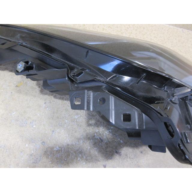 トヨタ プリウス ZVW60 MXWH60 純正 LED 右 ヘッドライト 刻印：X