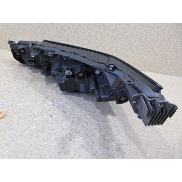 トヨタ プリウス ZVW60 MXWH60 純正 LED 右 ヘッドライト 刻印：X