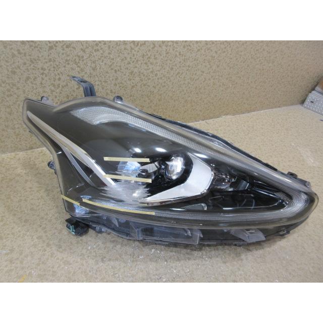 トヨタシエンタ170系R3年式LED右ヘッドライト トヨタ シエンタ NSP170 NHP170 純正 LED 右 ヘッドライト 刻印：2