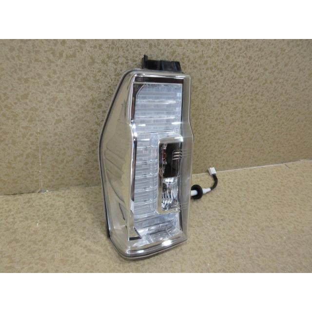良品 ダイハツ タント カスタム LA600S LA610S 純正 左 テール ランプ