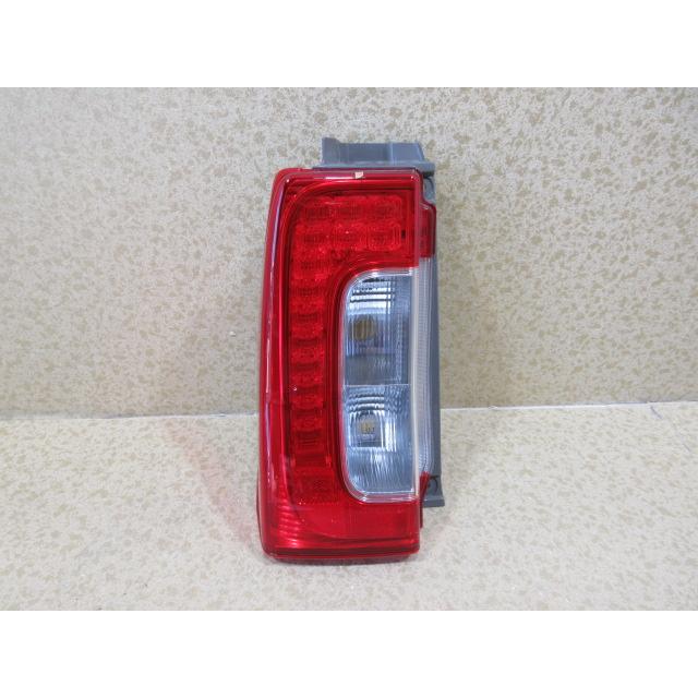 良品 ダイハツ タント LA600S LA610S 純正 左 テール ランプ KOITO 220