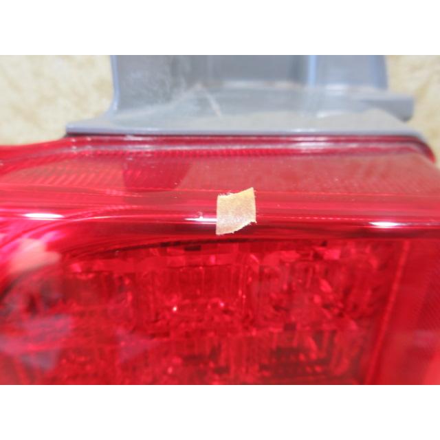 良品 ダイハツ タント LA600S LA610S 純正 左 テール ランプ KOITO 220