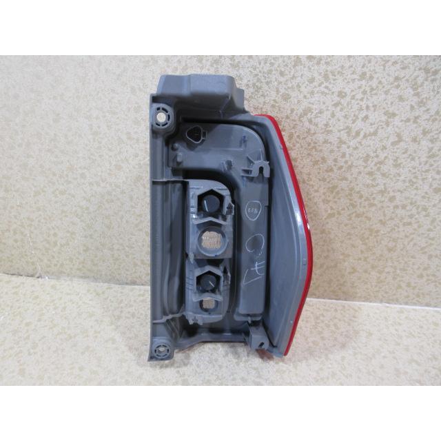 良品 ダイハツ タント LA600S LA610S 純正 左 テール ランプ KOITO 220