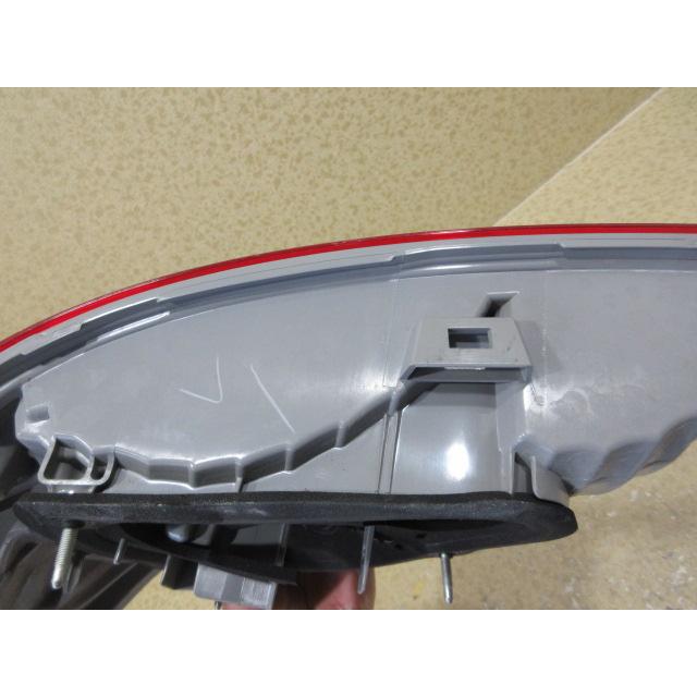 良品 トヨタ アリオン NZT260 ZRT260 純正 左 テール ランプ KOITO 20