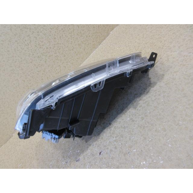 良品 トヨタ ジャパン タクシー NTP10 純正 LED 右 ヘッドライト 刻印