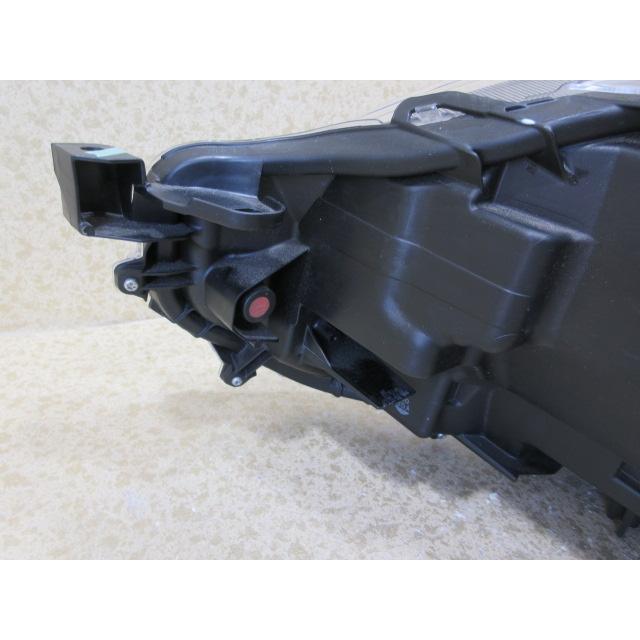 トヨタ シエンタ MXPL10G MXPL15G 純正 LED 右 ヘッドライト 刻印：S1