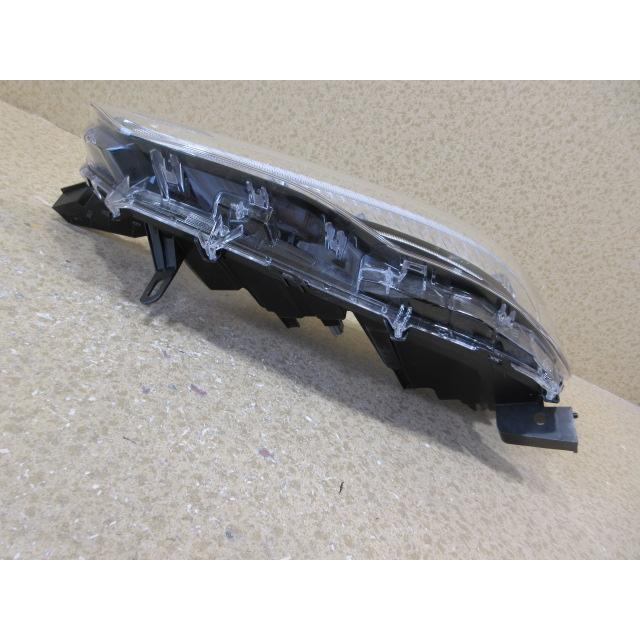 良品 トヨタ カローラ クロス ZSG10 ZVG11 純正 LED 左 ヘッドライト