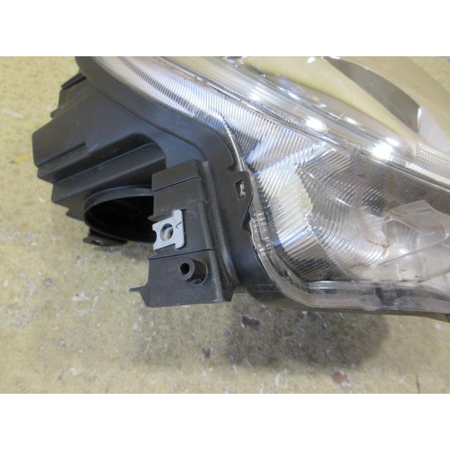 ダイハツキャスト純正　 ヘッドライト 右側 ダイハツ キャスト スタイル LA250S LA260S 純正 LED 右 ヘッドライト