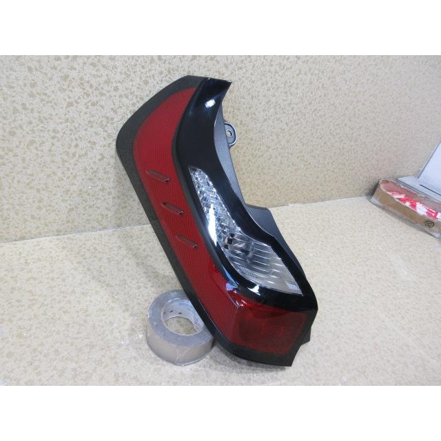 良品 トヨタ アクア MXPK10 純正 左 テール ランプ STANLEY 52-337