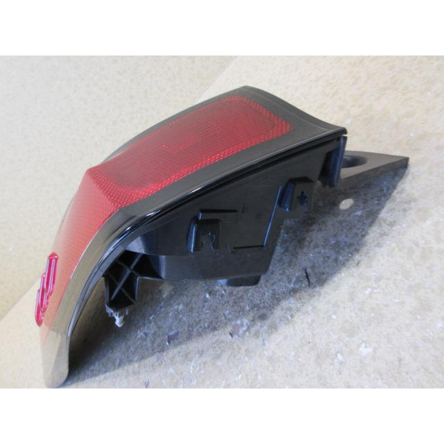 良品 トヨタ アクア MXPK10 純正 左 テール ランプ STANLEY 52-337