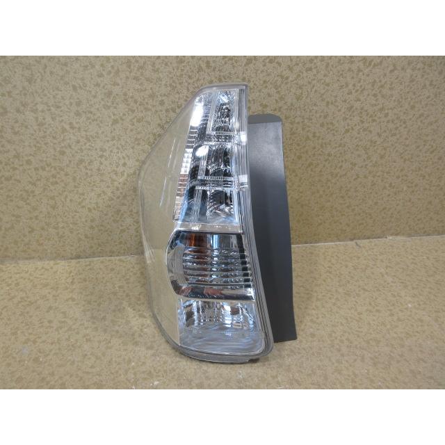 トヨタ　プリウスα ZVW40系　純正テールライト左右セット　新古品 良品 トヨタ プリウスα ZVW40 ZVW41 前期 純正 左 テール ランプ