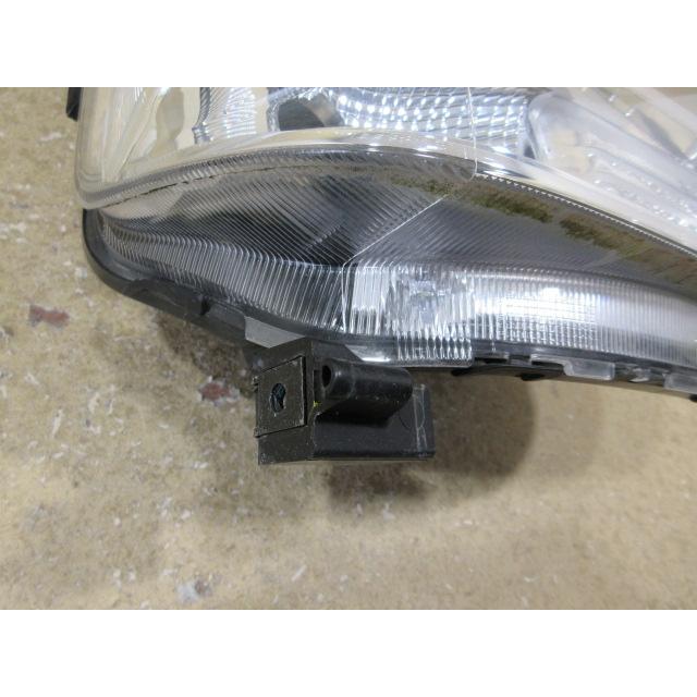 スズキ エブリィ ワゴン DA17W 純正 HID 右 ヘッドライト LE14C6329