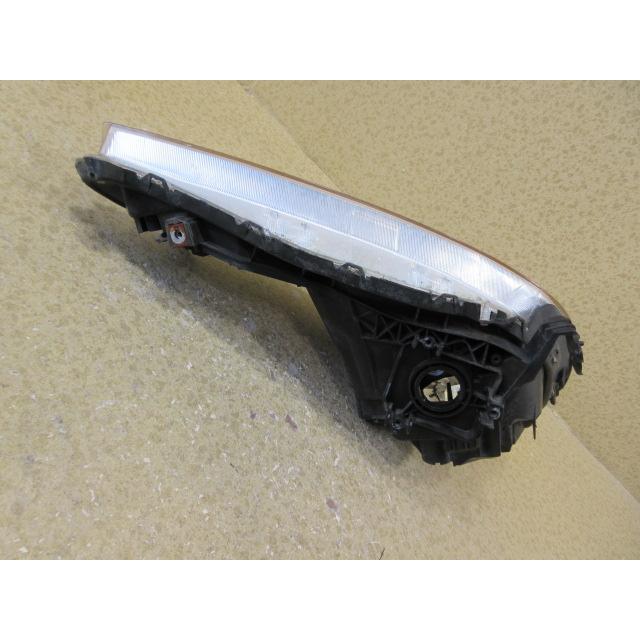 ホンダ フィット GP1 純正 HID 左 ヘッドライト 刻印：8 STANLEY