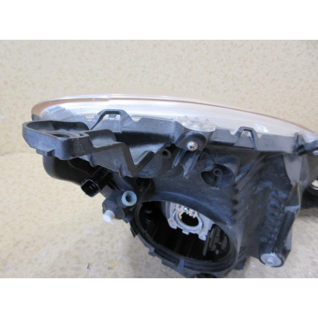 ホンダ　フィットHID 左ヘッドライト　バラスト付 STANLEY P9604 ホンダ フィット GP1 純正 HID 左 ヘッドライト 刻印：8 STANLEY