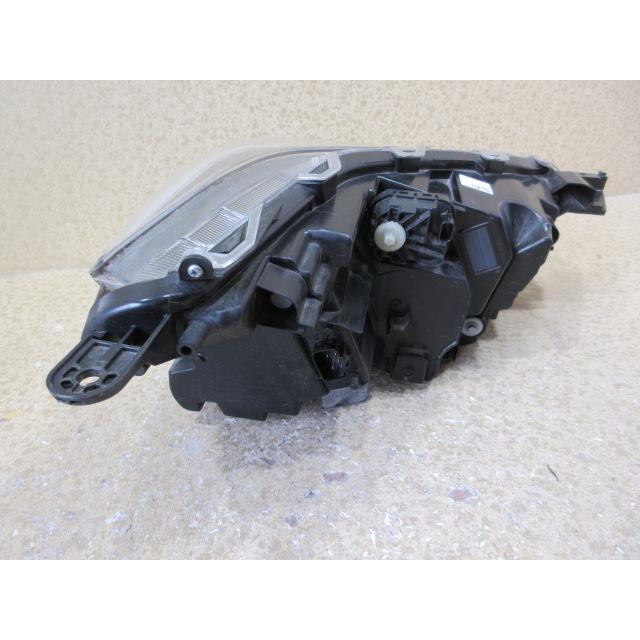 良品 トヨタ ライズ A200A A210A 純正 LED 左 ヘッドライト 刻印：AD 