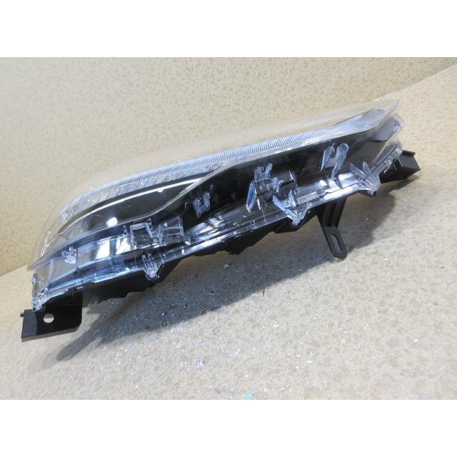 良品 トヨタ カローラ クロス ZSG10 ZVG11 純正 LED 右 ヘッドライト