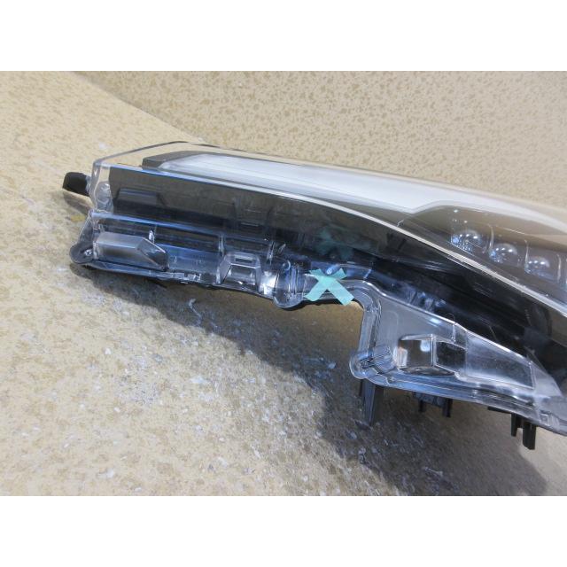 トヨタ C-HR ZYX10 NGX50 後期 純正 LED 左 ヘッドライト 刻印：10