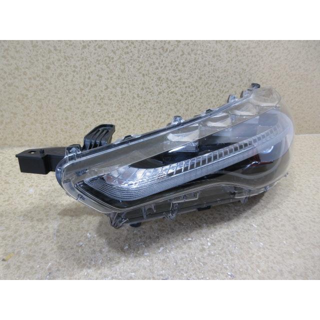 カローラクロス　トヨタ純正 左ヘッドライト 81170-16810 トヨタ カローラ クロス ZSG10 ZVG11 純正 LED 左 ヘッドライト 刻印
