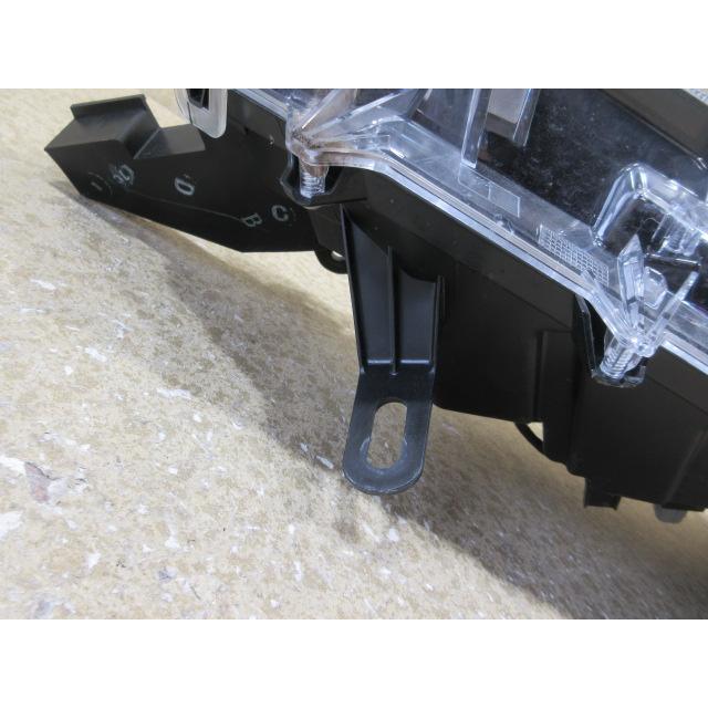 トヨタ カローラ クロス ZSG10 ZVG11 純正 LED 左 ヘッドライト 刻印