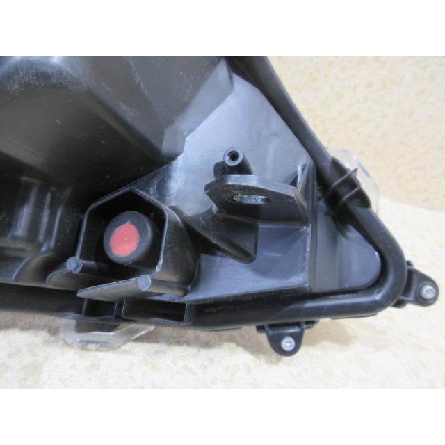 良品 トヨタ アクア NHP10 後期 純正 ハロゲン 左 ヘッドライト