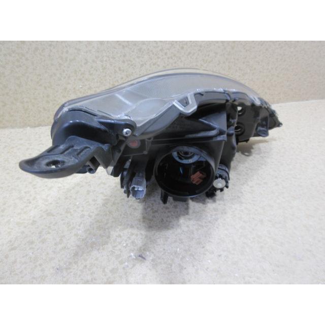 良品 トヨタ アクア NHP10 後期 純正 ハロゲン 左 ヘッドライト
