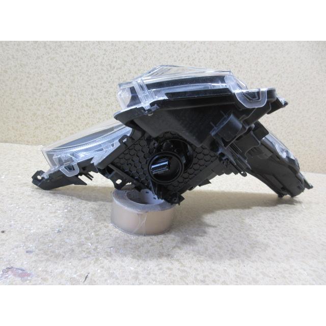 トヨタ　５０プリウス　ZVW51 純正　左ヘッドライト　LED トヨタ プリウス ZVW50 ZVW51 前期 純正 LED 左 ヘッドライト 刻印：C3