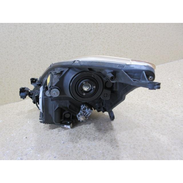トヨタ アイシス ZGM10 ANM10 純正 HID 右 ヘッドライト KOITO 44-72