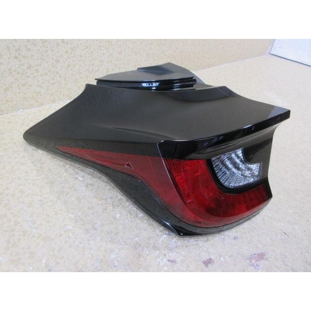 良品 トヨタ ヤリス KSP210 MXPA10 純正 左 テール ランプ KOITO K0-9