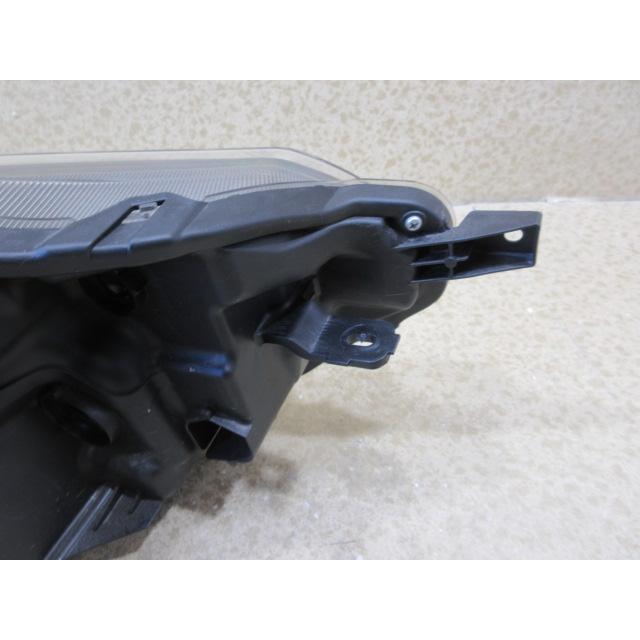 三菱 EKワゴン B33W 純正 ハロゲン 左 ヘッドライト KOITO 100-23775