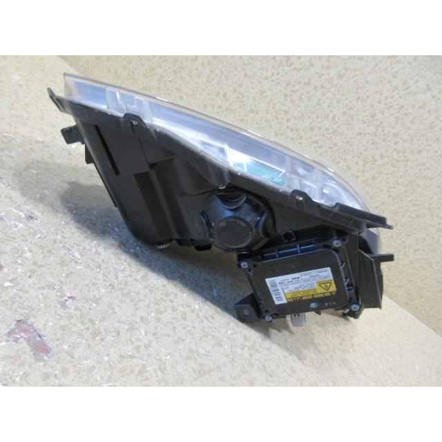 トヨタ プリウス ZVW30 後期 純正 HID 左 ヘッドライト 刻印：モ KOITO