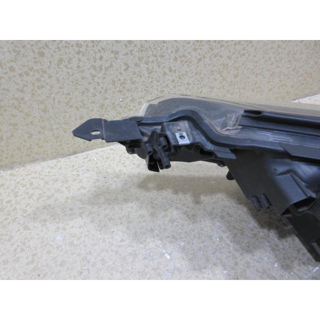 良品 トヨタ C-HR ZYX10 NGX50 後期 純正 LED 右 ヘッドライト 刻印：Z