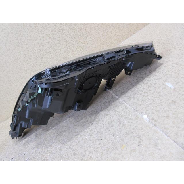 トヨタ プリウス ZVW60 MXWH60 純正 LED 右 ヘッドライト 刻印：X