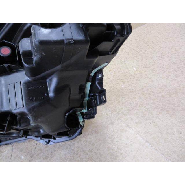 トヨタ プリウス ZVW60 MXWH60 純正 LED 右 ヘッドライト 刻印：X